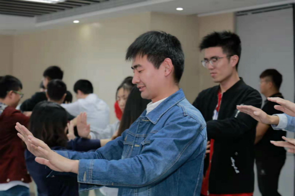 “雏狮们，，Fighting！”2018届雏狮妄想训练营顺遂结营！_w66利来动态_w66利来集团