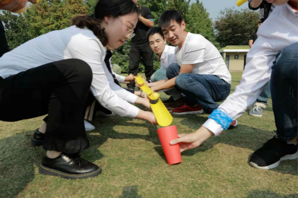 “雏狮们，，Fighting！”2018届雏狮妄想训练营顺遂结营！_w66利来动态_w66利来集团