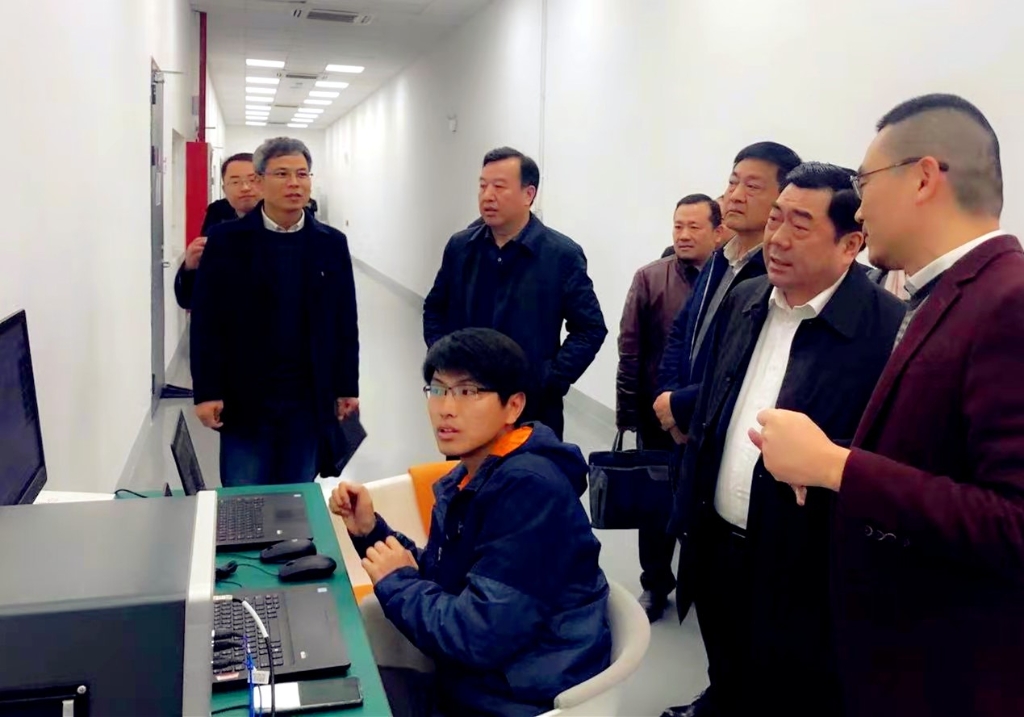 襄阳市人民政府副市长李德章一行来访公司_w66利来动态_w66利来集团